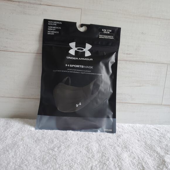 Under Armour Sports Mask Size S/M Unisex - Picture 1 of 4
